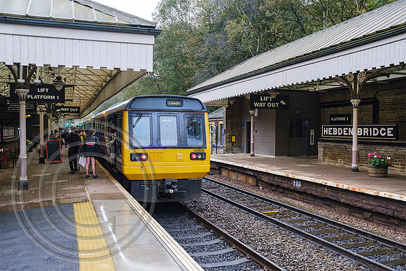 142030 1J02 Hebden Bridge 21102019 - DSCF5382