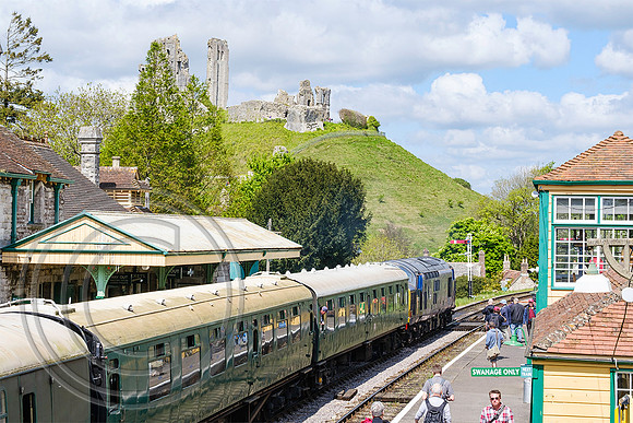 37703 2C06 Corfe Castle 07052022 - DSCF4355