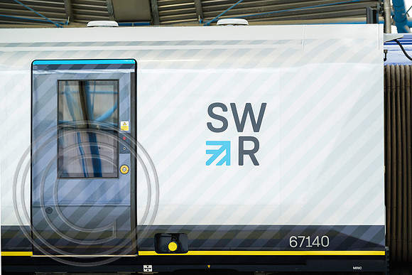 444040 SWR branding London Waterloo 04092017 - DSCF9904