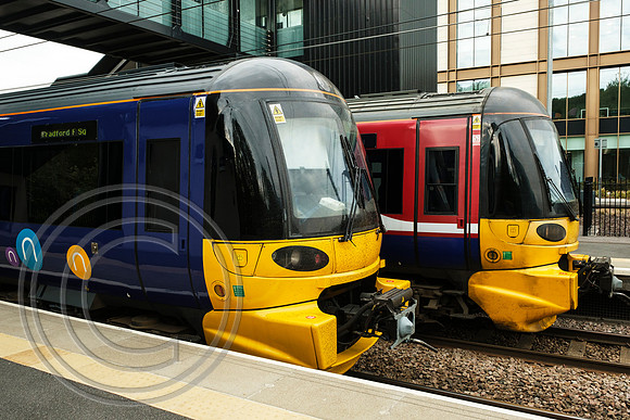 Class 333s at Kirkstall Forge 01052019 - DSCF2556