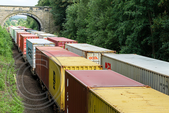 Intermodal trains Oakenshaw Jn 12062018 - DSCF4641