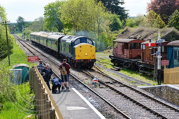 37703 2C06 Corfe Castle 07052022 - DSCF4344