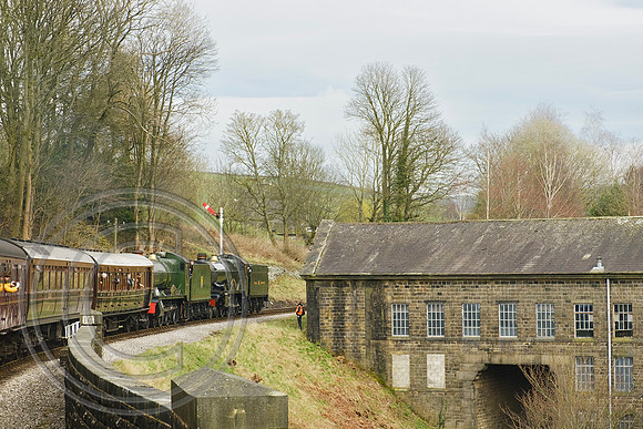 4079+6990 approaching Oakworth 21032024 - DSCF8527