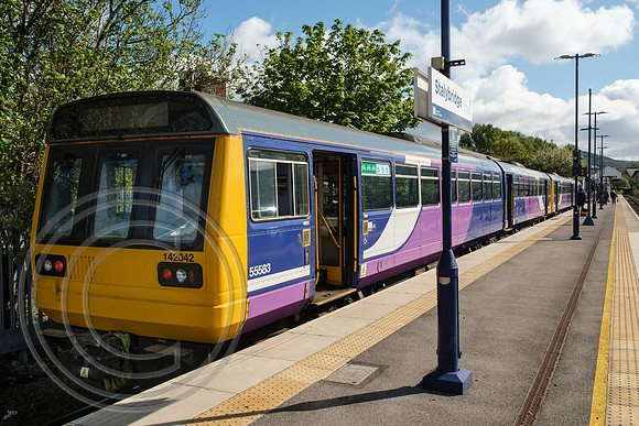 142042+142028 2W46 Stalybridge 04052019 - DSCF2625