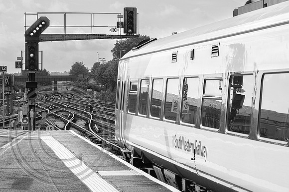158886 2S27 Eastleigh 25092023 B&W Acros - DSCF1544