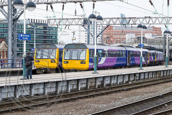 142038 5J45 Manchester Piccadilly 01042016