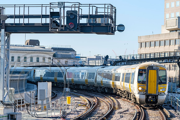 375820 2R44 London Bridge 15032017 - DSCF6460