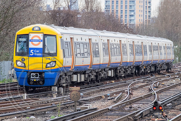 378149 9N17 Clapham Junction 10022016