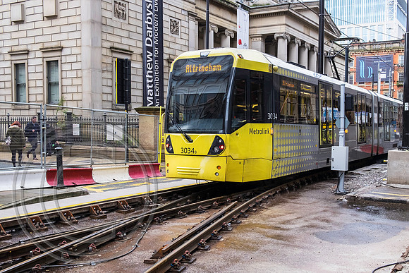 Metrolink 2CC Mosley St 25112015 1