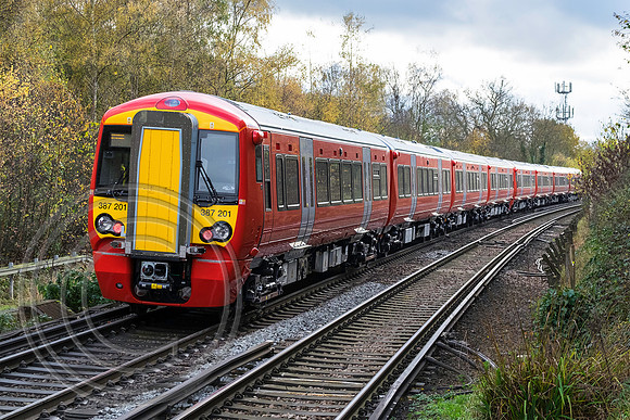 387201 5B89 Merstham 12112015
