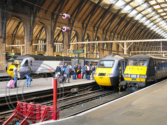 43320 + 43277 + 82215 London Kings Cross 28072009 - DSCN0915